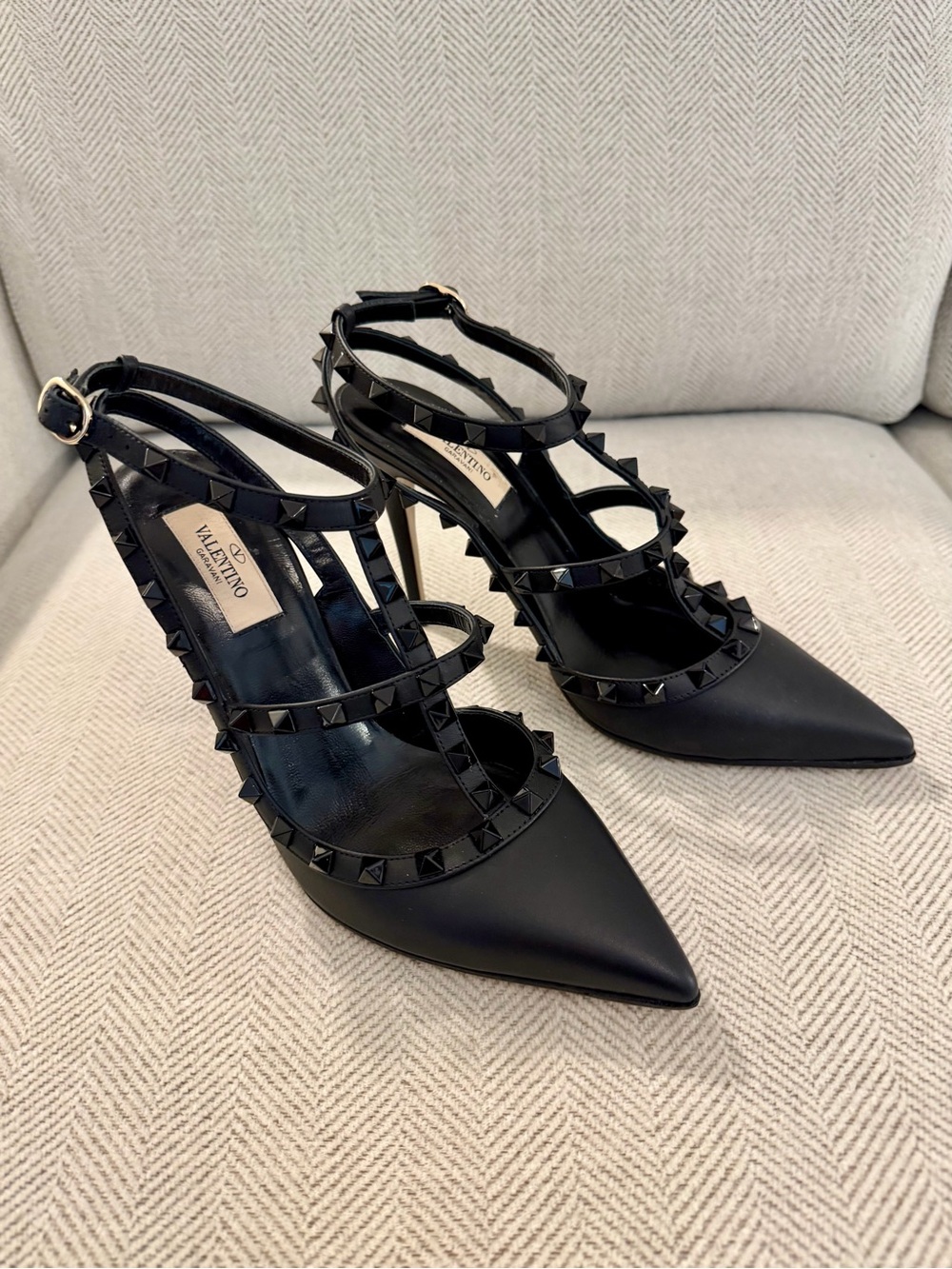 Valentino Black Nero Rockstud Cage T-Strap Pointed Pumps 39 - Picture 2 of 13